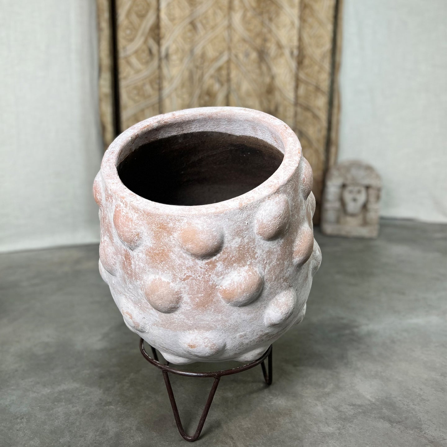 Yucatec Planter with Iron Stand. Terracotta pot.
