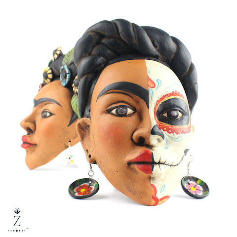 Frida Kahlo sculpture