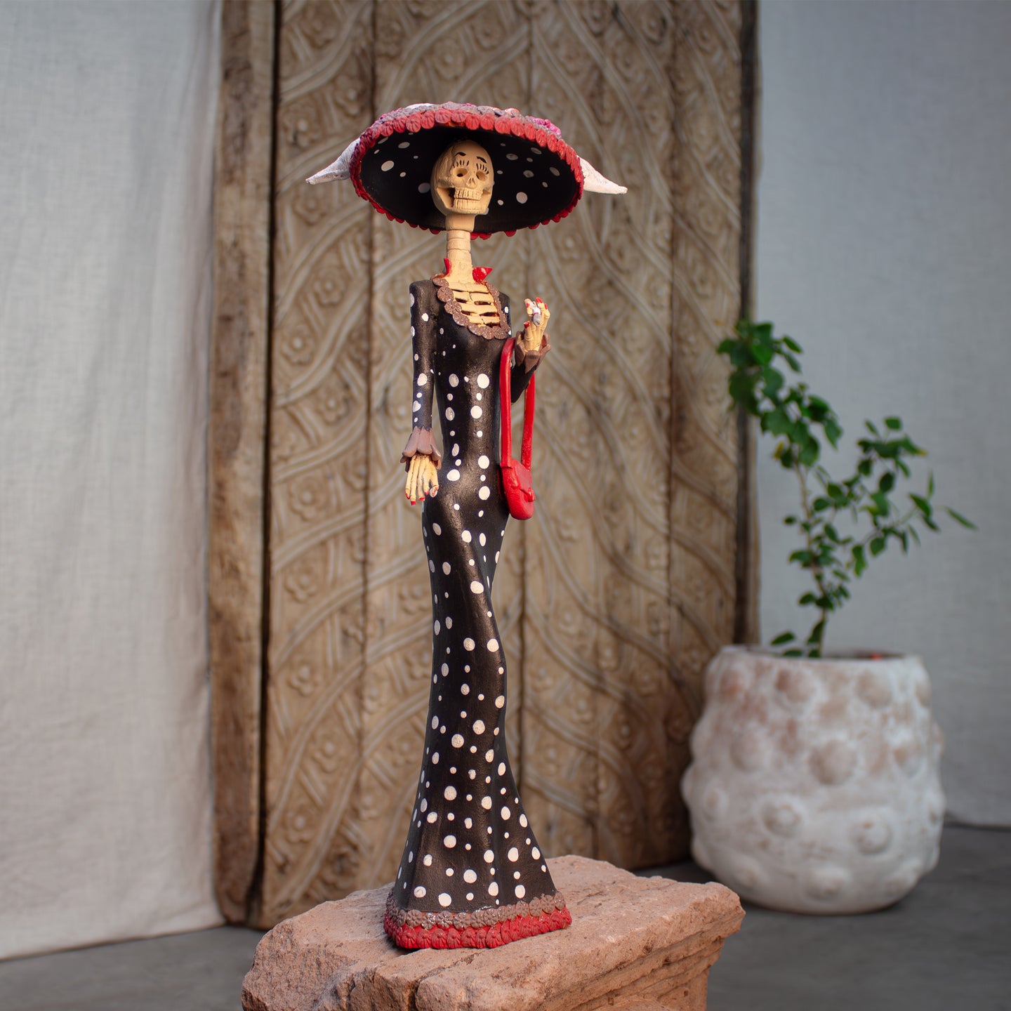 Traditional Eleganté Catrina | Vintage Hand Sculpted Catrina