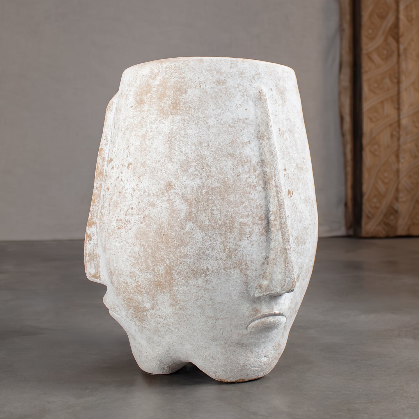 Espíritu Light Pot, Sculptural Terracotta Planter.