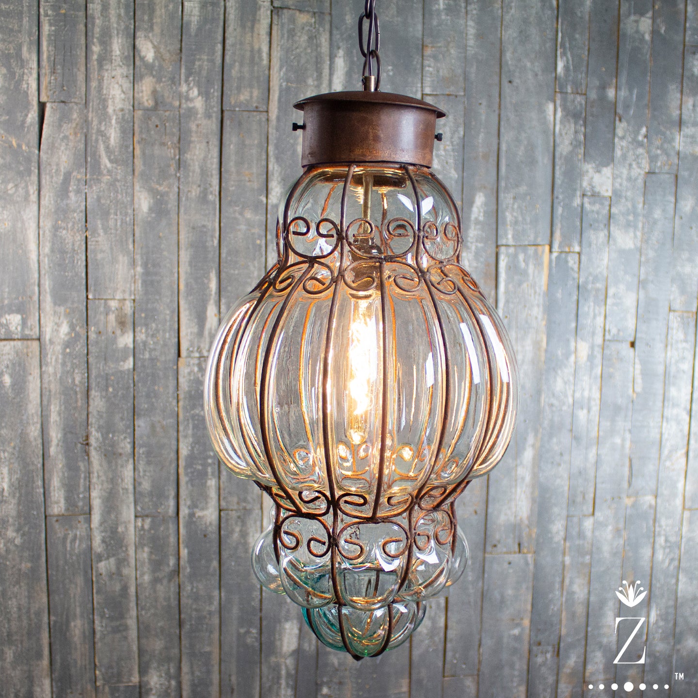 Queen Pendant Light | Clear